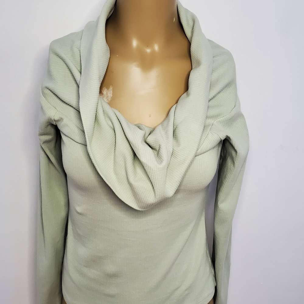 Light green off shoulder long sleeve sweatshirt